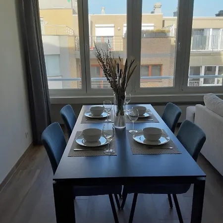 Novia - Op De Zeedijk, Parkeren Mogelijk * Oostende